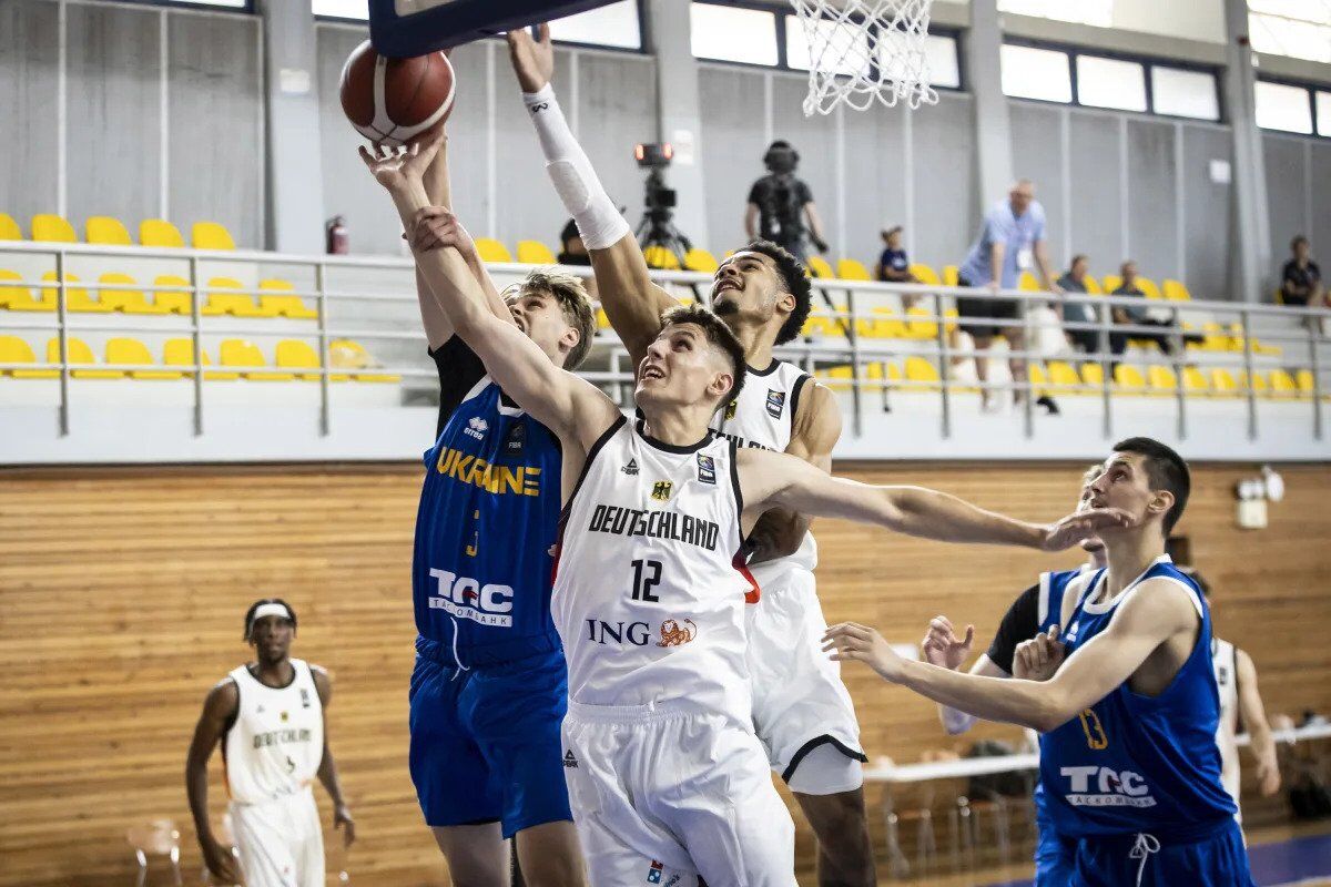 Збірна України з поразки стартувала на молодіжному Євробаскеті-2025