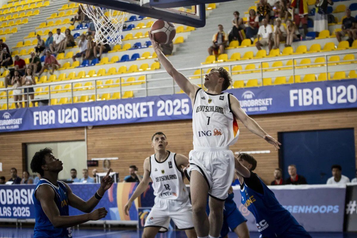 Збірна України з поразки стартувала на молодіжному Євробаскеті-2025