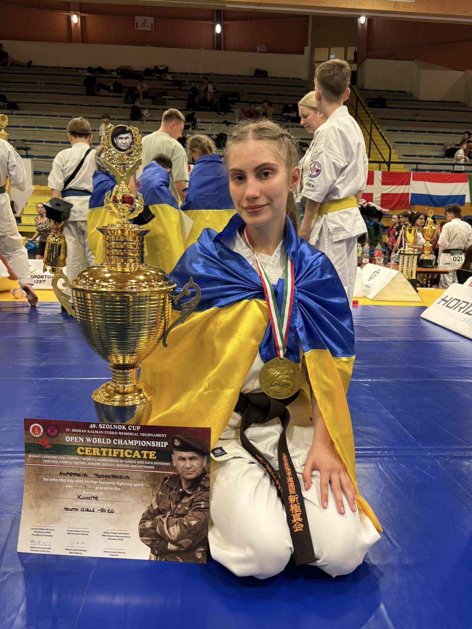 Переселенка з Херсона виграла для України чемпіонат світу з карате. Фотофакт
