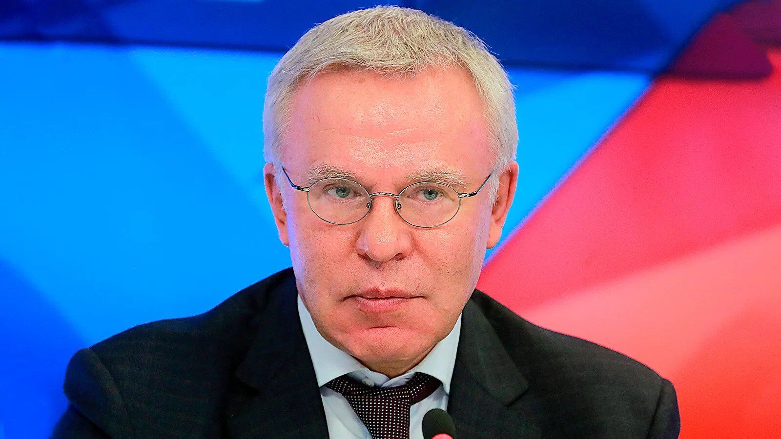 "Издевательство! Хуже, чем команда беженцев. Павлик Морозов отдыхает". То, что сделали с Россией на ЧМ по водным видам спорта вызвало истерику у Фетисова