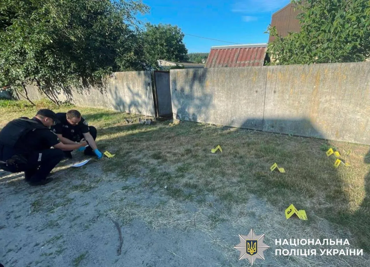 На Київщині під час виклику на домашнє насильство чоловік підірвав гранату: п'ятеро поліцейських постраждали. Фото