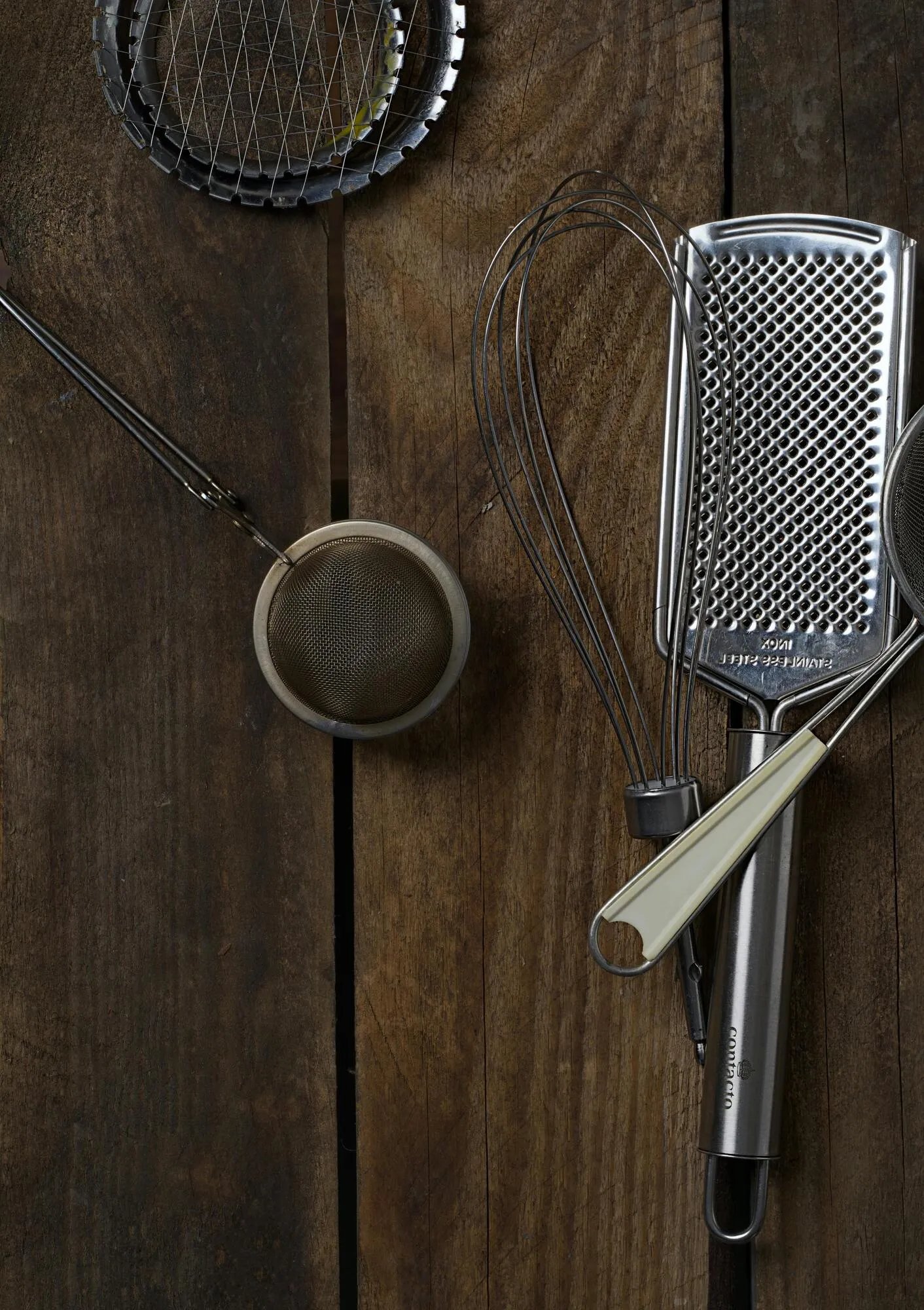 Як наточити тупу тертку фольгою за 1 секунду: розповідаємо, як це правильно робити