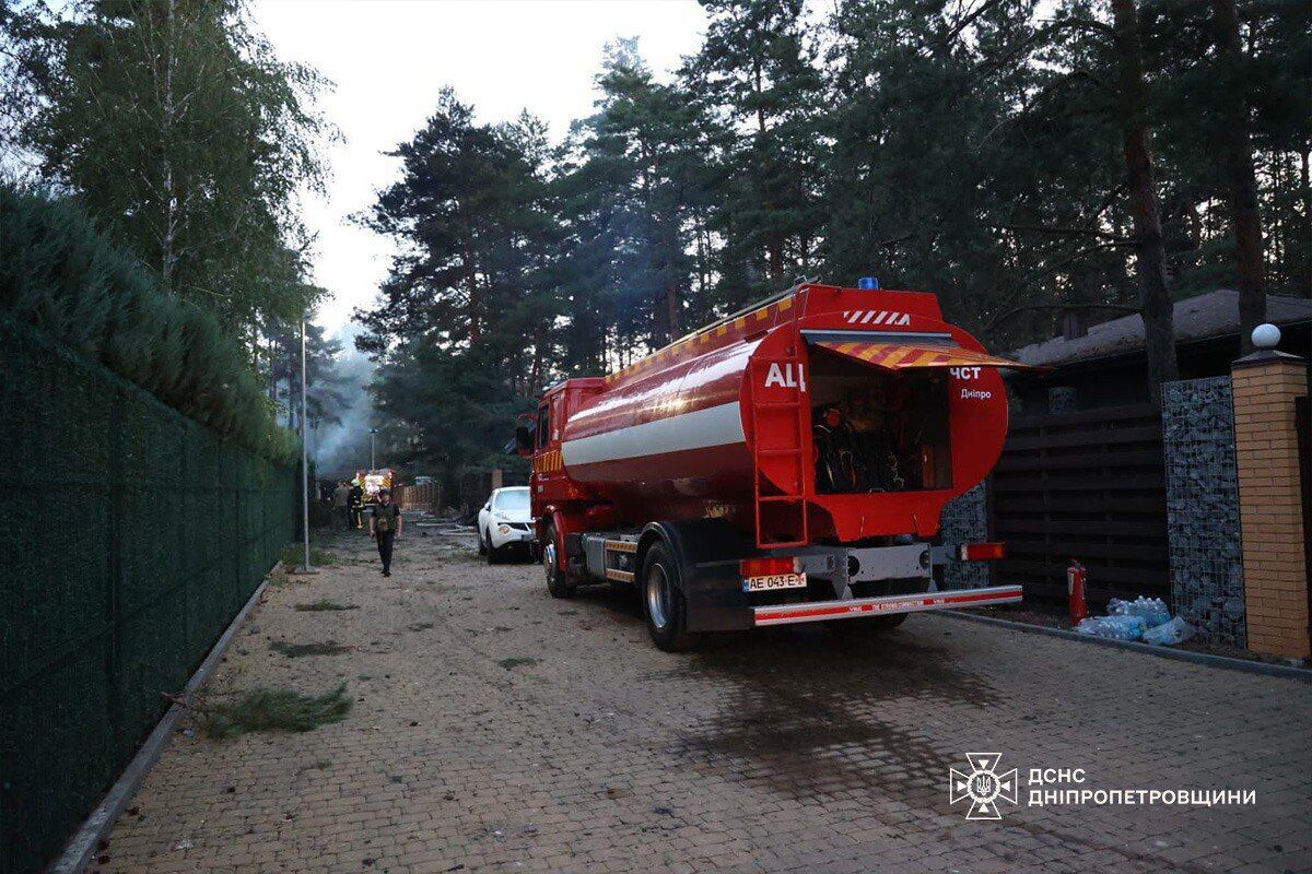 Оккупанты ударили дронами по Днепропетровщине, есть прилеты: среди пострадавших – дети. Фото