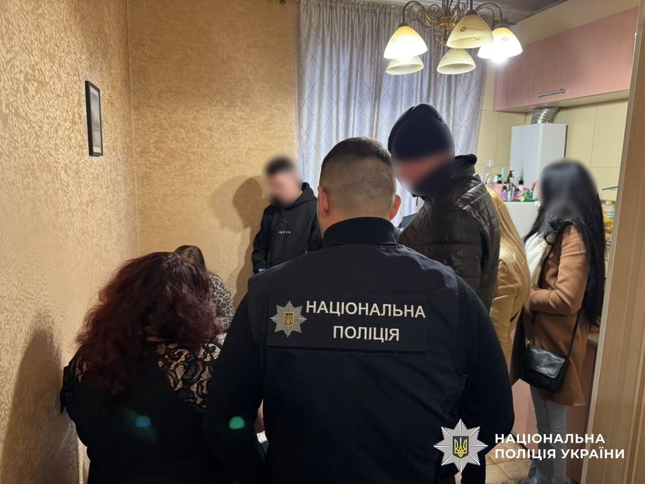 Затримано 158 торгівців людьми, врятовано понад тисячу постраждалих: українські поліцейські долучилась до міжнародної операції. Фото