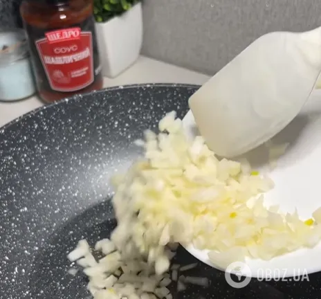 Ленивая кабачковая икра на сковородке: можно есть как салат или как намазку