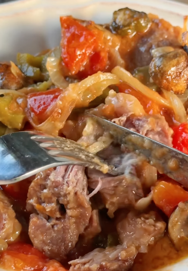 Готовое мясо с овощами