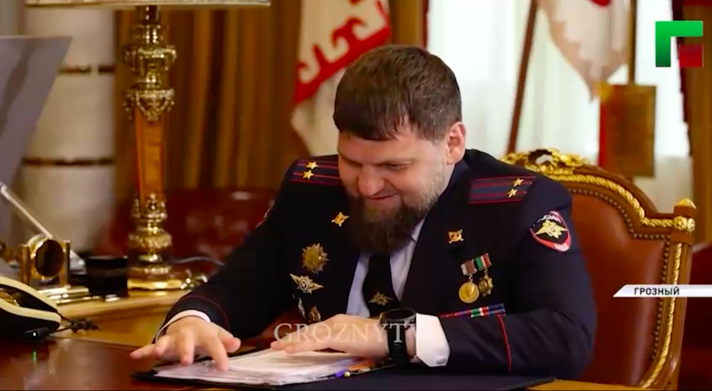 В Чечне показали странное видео с Кадыровым на фоне слухов о его болезни: что не так с кадрами