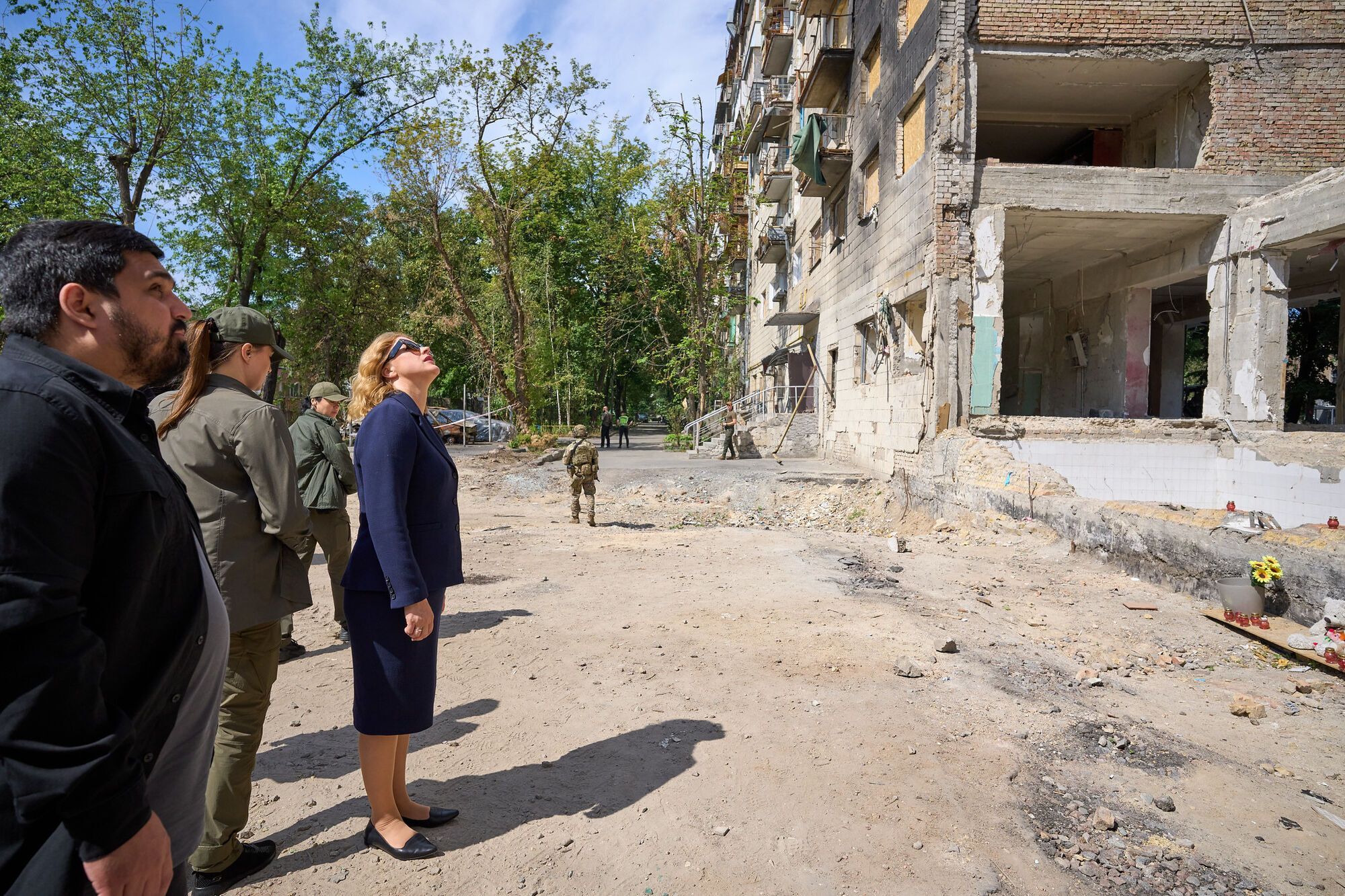 Прем'єрка Латвії передала Україні 15 БТР Patria: подробиці візиту і фото