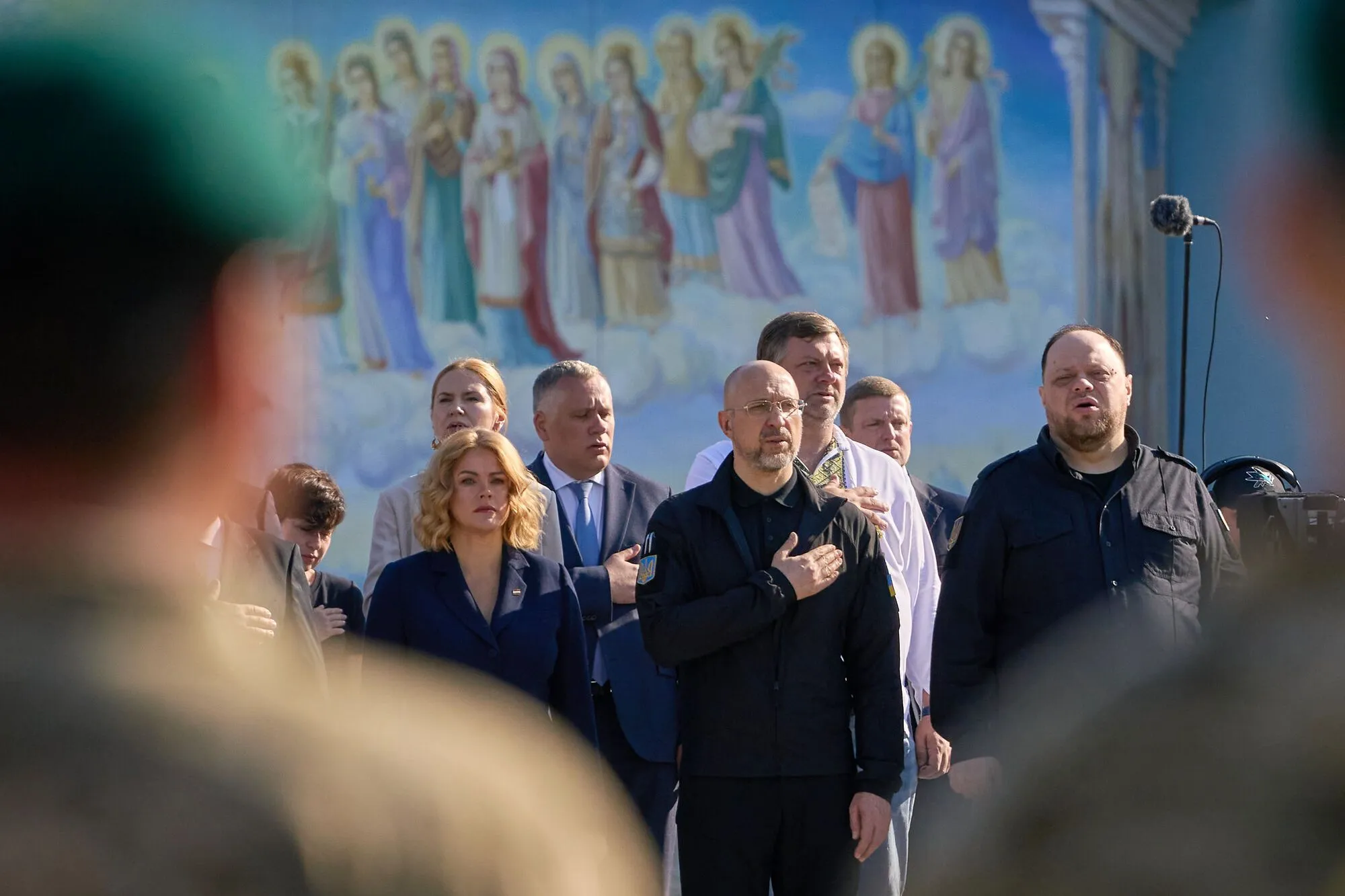 Прем'єрка Латвії передала Україні 15 БТР Patria: подробиці візиту і фото