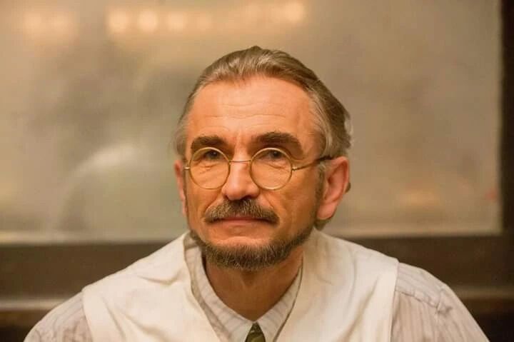 "Я был лауреат Национальной премии – бомж": львовский актер, который до 50 лет не имел жилья, переехал в квартиру Гонгадзе и рассказал о ней