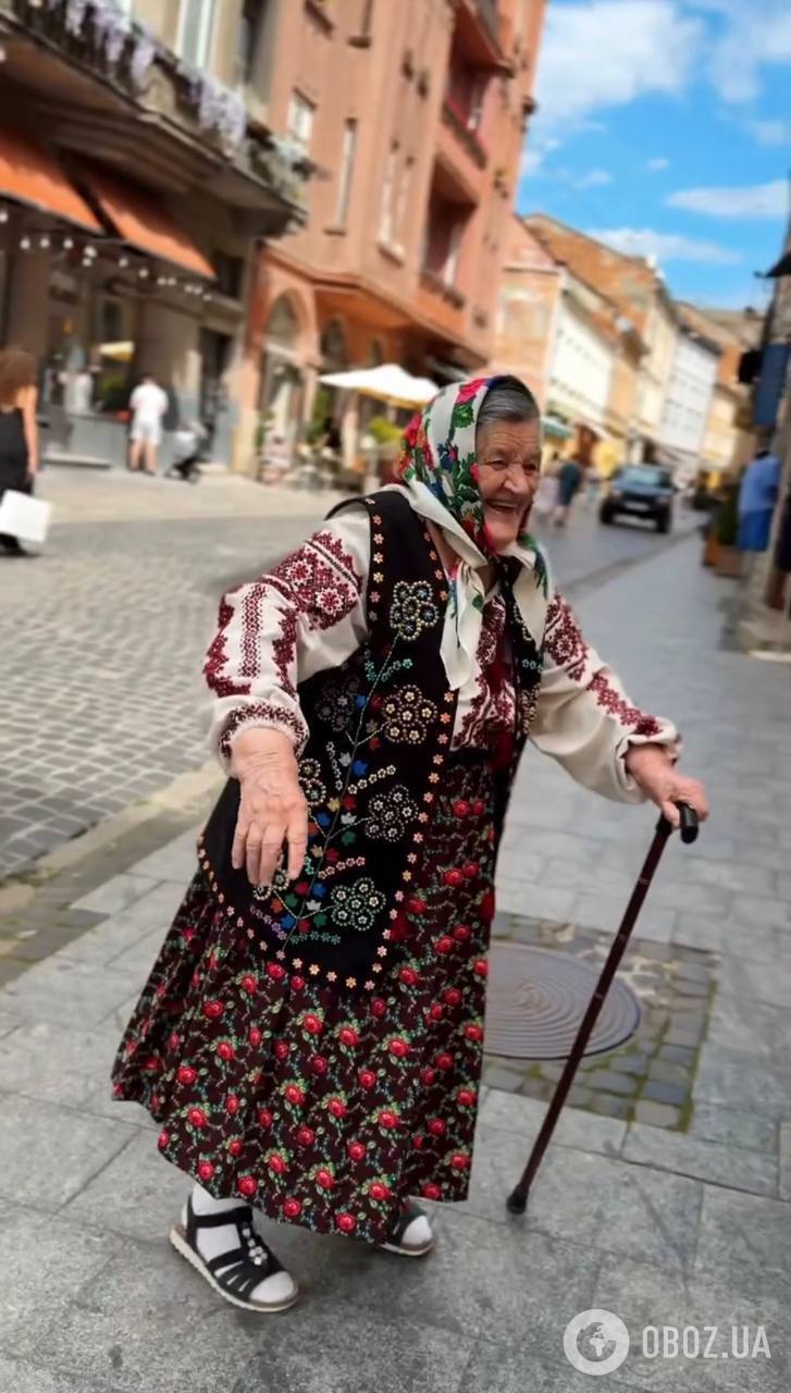 92-летняя пенсионерка показала украинский образ, который очень долго прятала в шкафу, и стала сенсацией. Фото и видео
