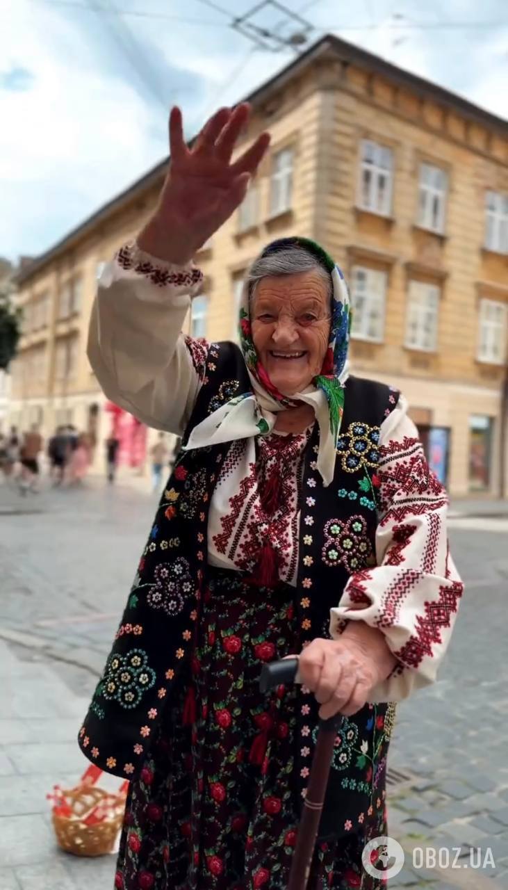 92-летняя пенсионерка показала украинский образ, который очень долго прятала в шкафу, и стала сенсацией. Фото и видео