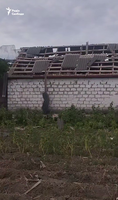 "Посыпались стекла": жительница Винницкой области рассказала о моменте вражеской атаки и показала последствия. Видео