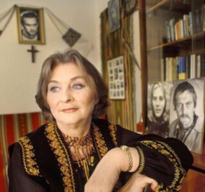 "Він не був простою людиною". Лариса Кадочникова – про любовні таємниці Миколайчука, фатальний жарт Параджанова та секрети родини Ступки