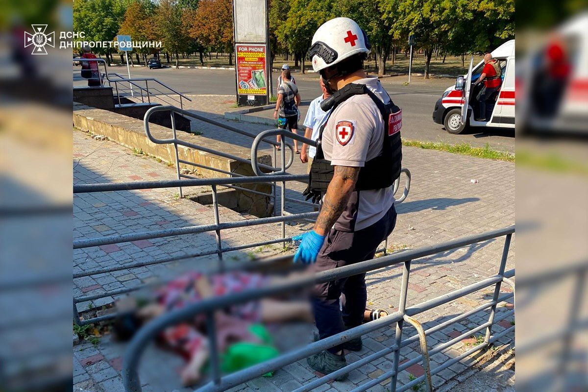 Оккупанты ударили по Никополю на Днепропетровщине: погибла женщина, пострадали пять человек. Фото