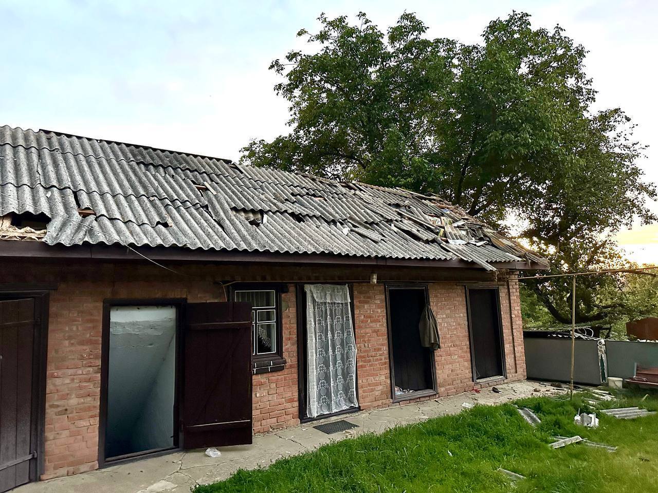 Окупанти вдарили по Вінниці, є влучання в обʼєкти цивільної інфраструктури: постраждали восьмеро людей