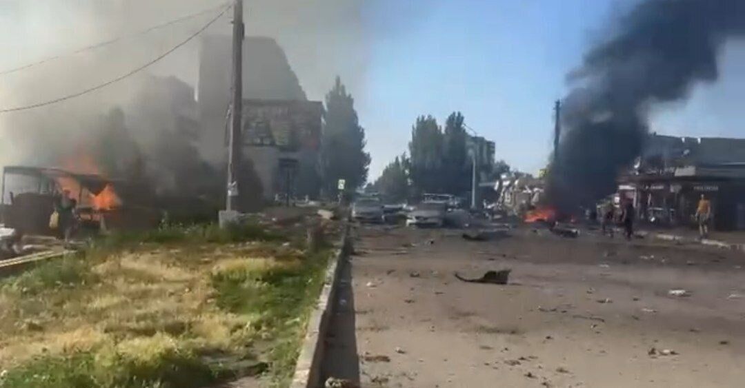 Ворог скинув КАБ на центр Добропілля на Донеччині: четверо загиблих і десятки поранених. Фото й відео