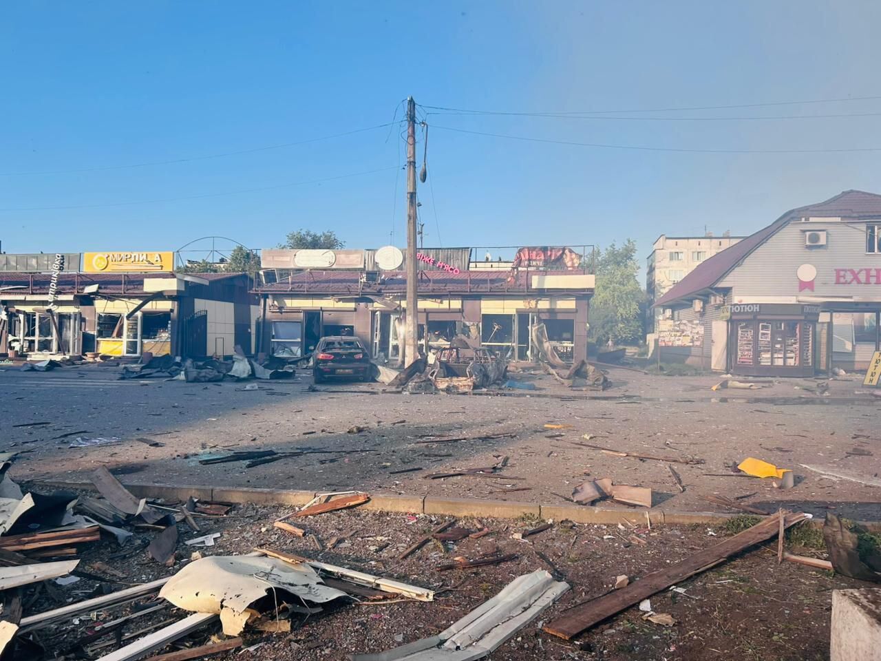 Ворог скинув КАБ на центр Добропілля на Донеччині: четверо загиблих і десятки поранених. Фото й відео