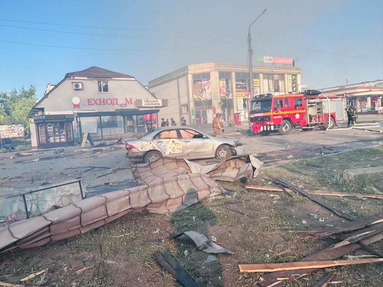 Ворог скинув КАБ на центр Добропілля на Донеччині: четверо загиблих і десятки поранених. Фото й відео