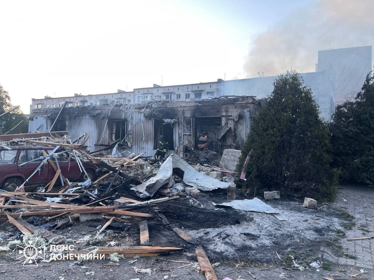 Ворог скинув КАБ на центр Добропілля на Донеччині: четверо загиблих і десятки поранених. Фото й відео