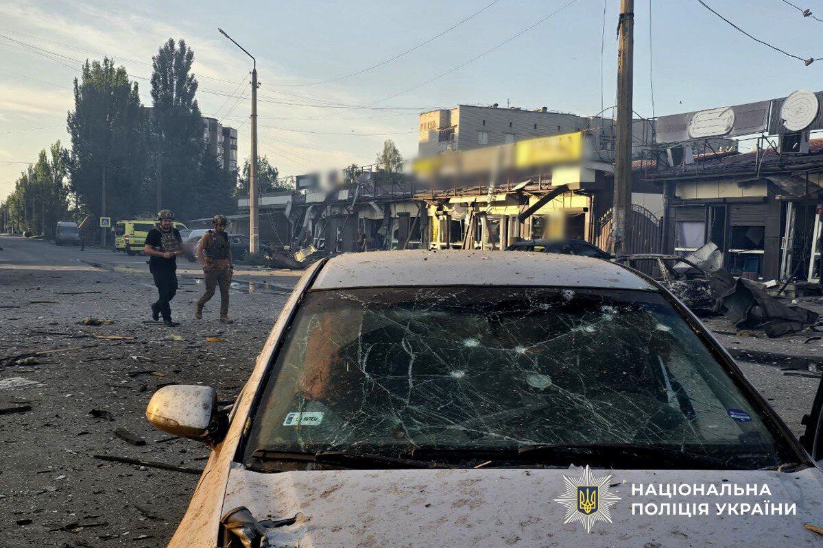 Ворог скинув КАБ на центр Добропілля на Донеччині: четверо загиблих і десятки поранених. Фото й відео