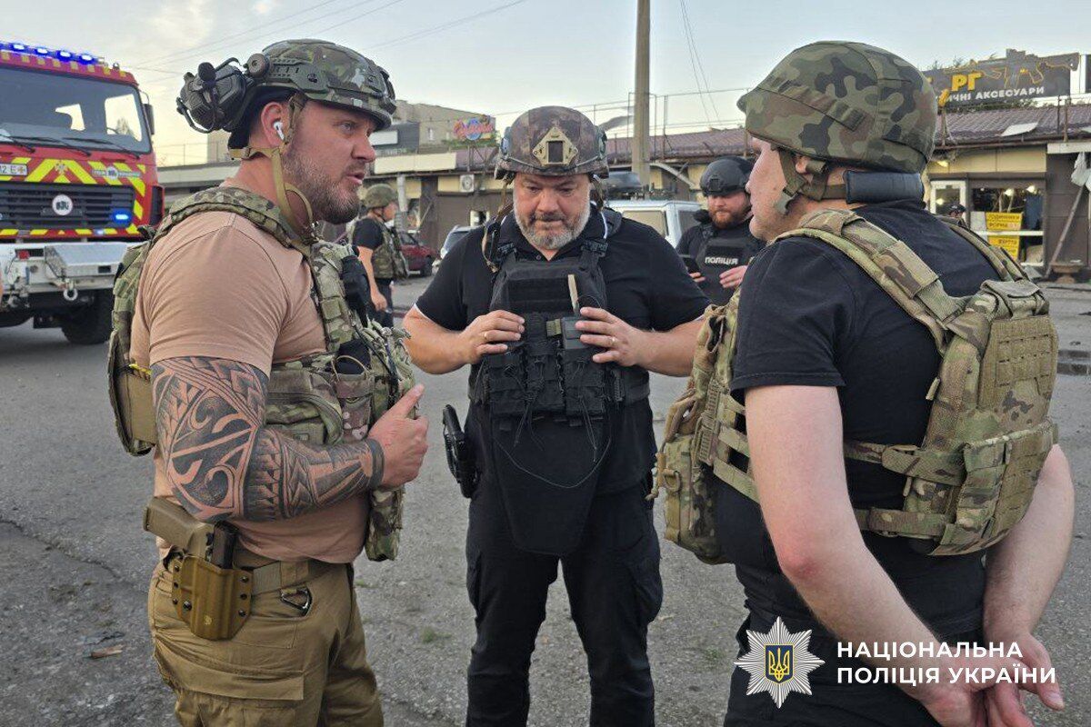 Ворог скинув КАБ на центр Добропілля на Донеччині: четверо загиблих і десятки поранених. Фото й відео