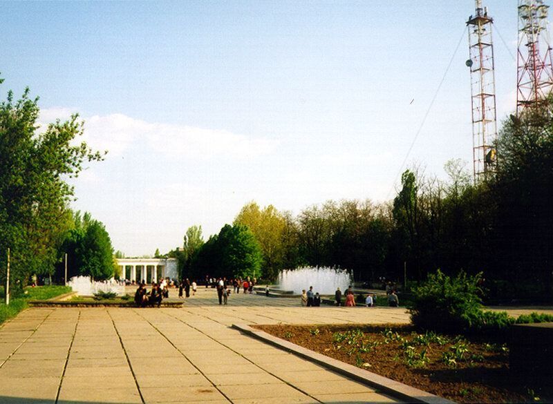 Херсон понад 20 років тому: у мережі показали архівні фото