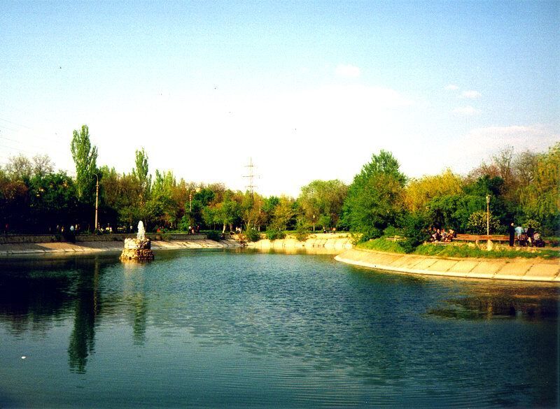 Херсон понад 20 років тому: у мережі показали архівні фото