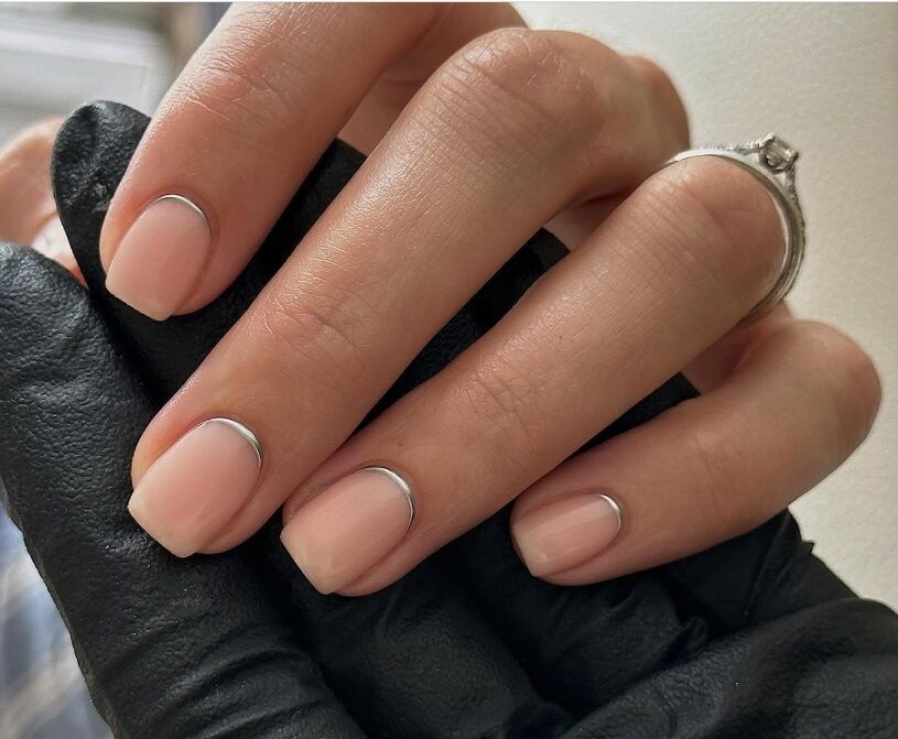 Забудьте про французький манікюр: "тюлеві нігті" стали найрозкішнішим трендом сезону