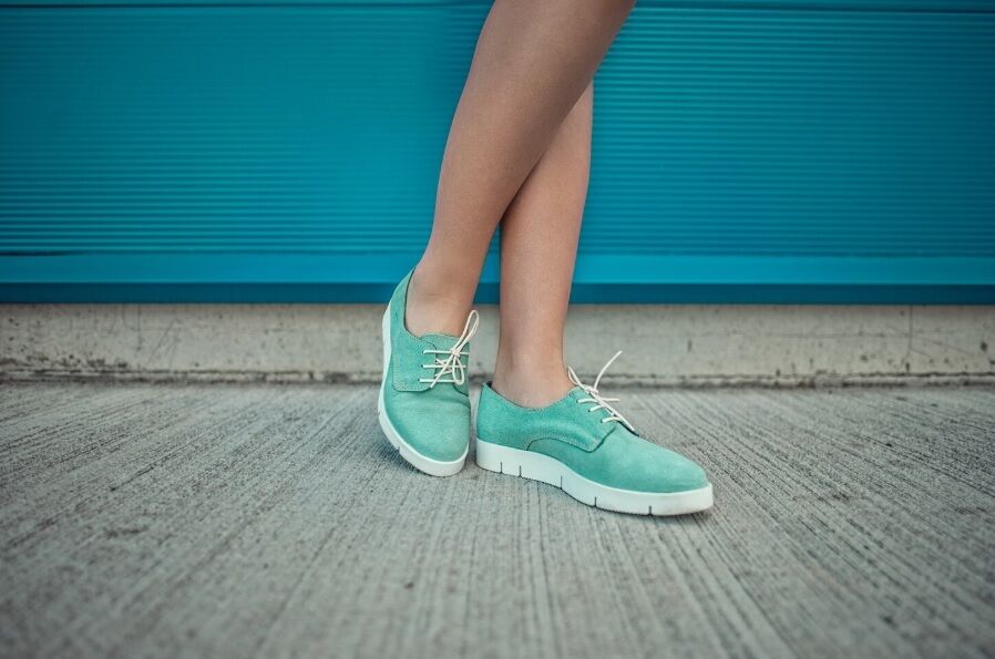 Какую обувь носить под шорты: летние варианты