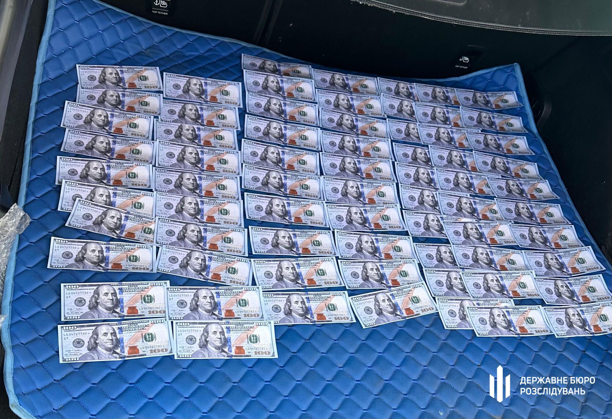 На Волині затримали військовослужбовця, який намагався налагодити "бізнес" із продажу фіктивних документів для виїзду за кордон