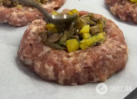 Що смачно приготувати з фаршу на вечерю: рецепт ситної страви в духовці