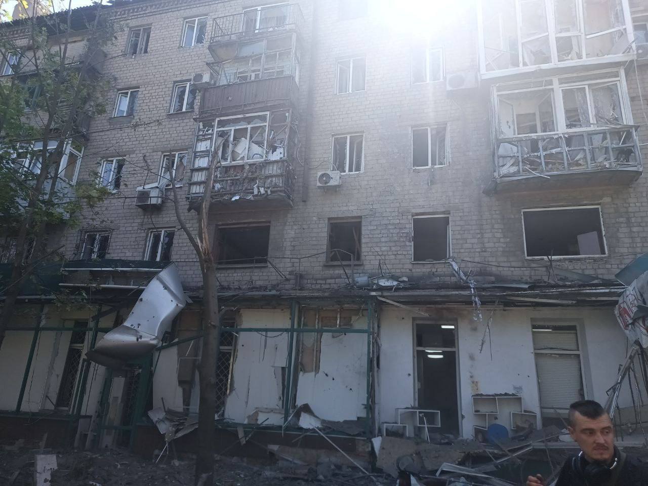 В окупованому Донецьку заявили про прильоти: над містом здійнявся дим. Фото