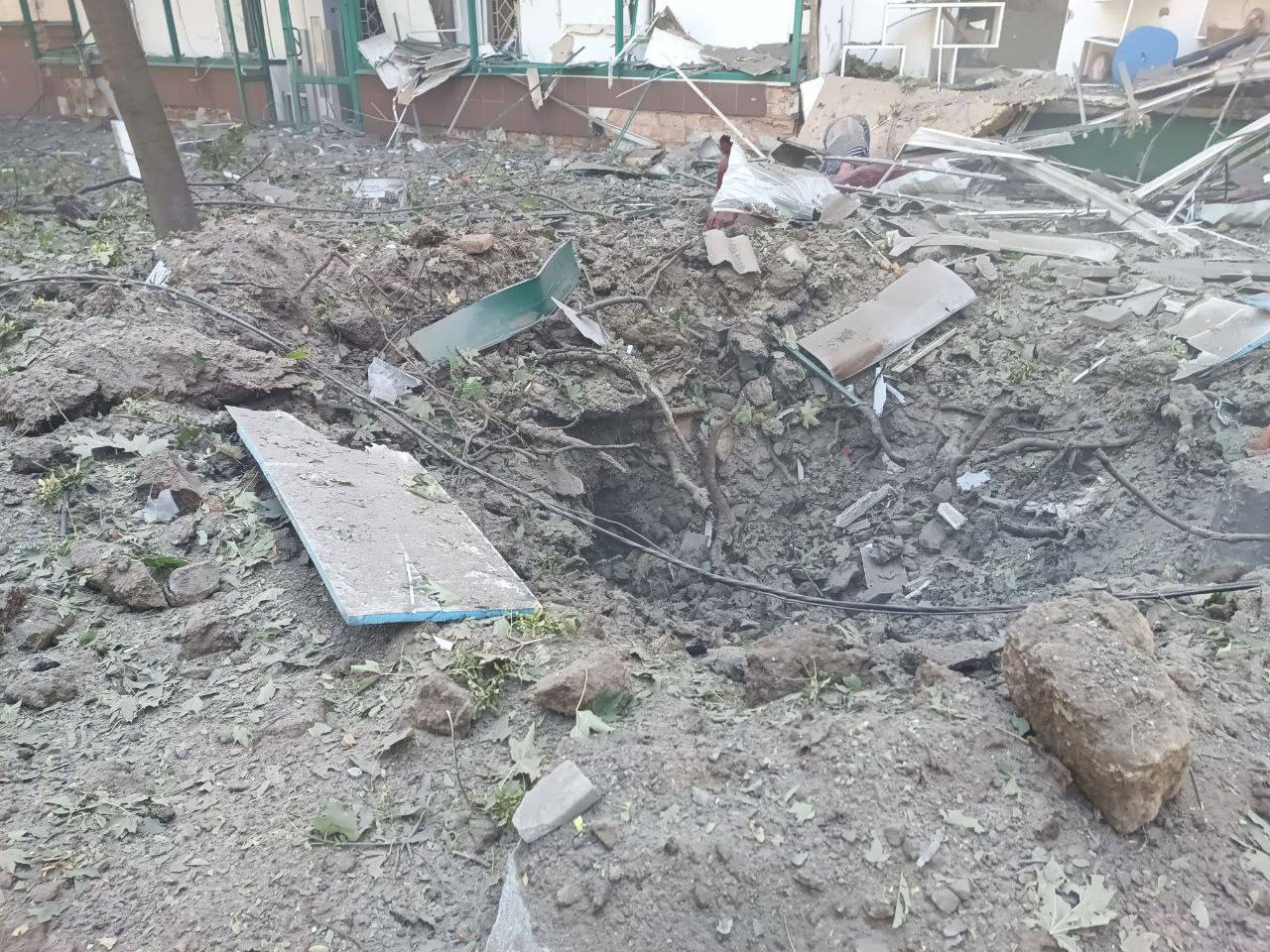В окупованому Донецьку заявили про прильоти: над містом здійнявся дим. Фото