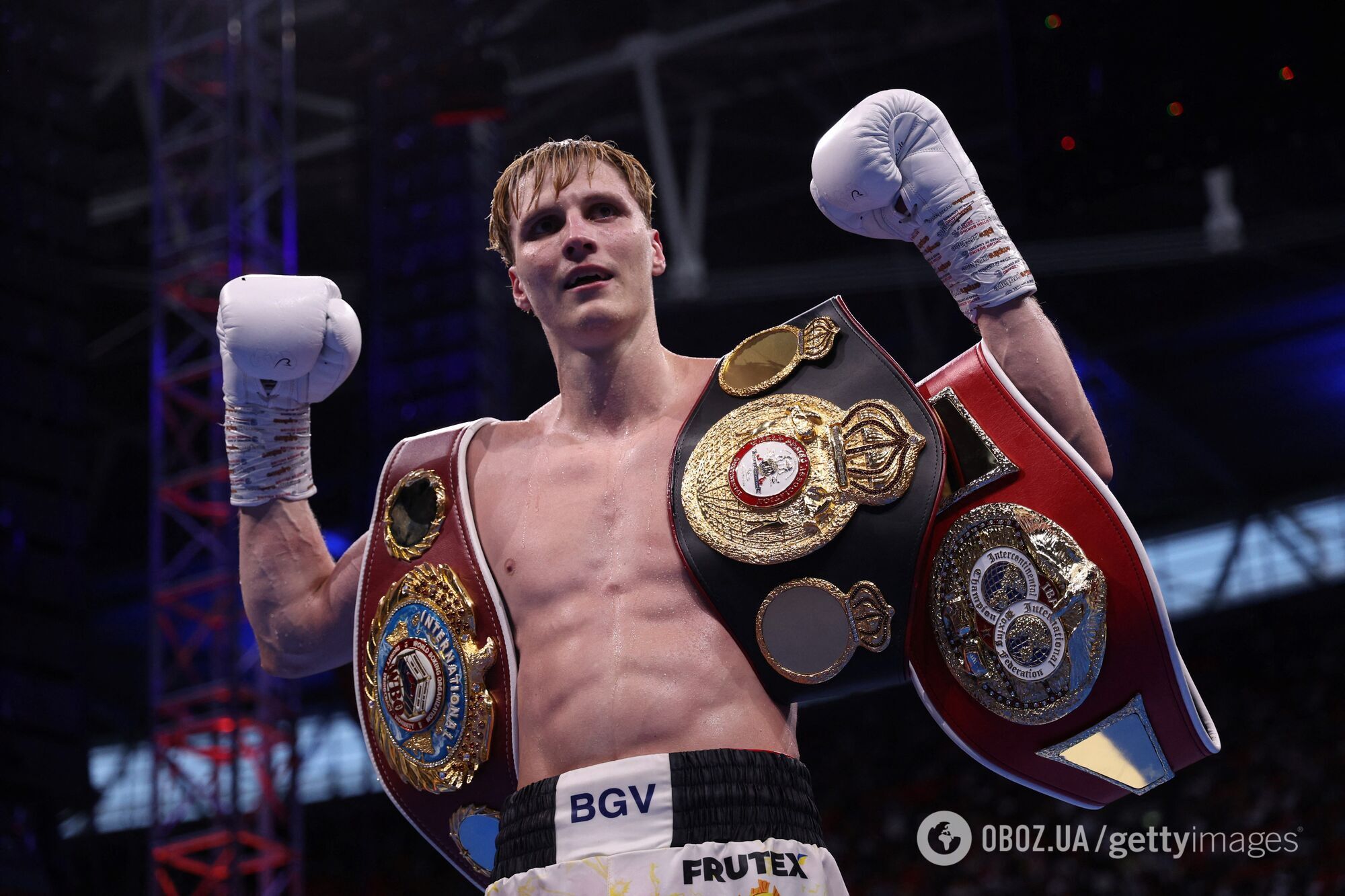 Непобедимого украинского боксера повесили на канаты в бою на "Уэмбли". Видео