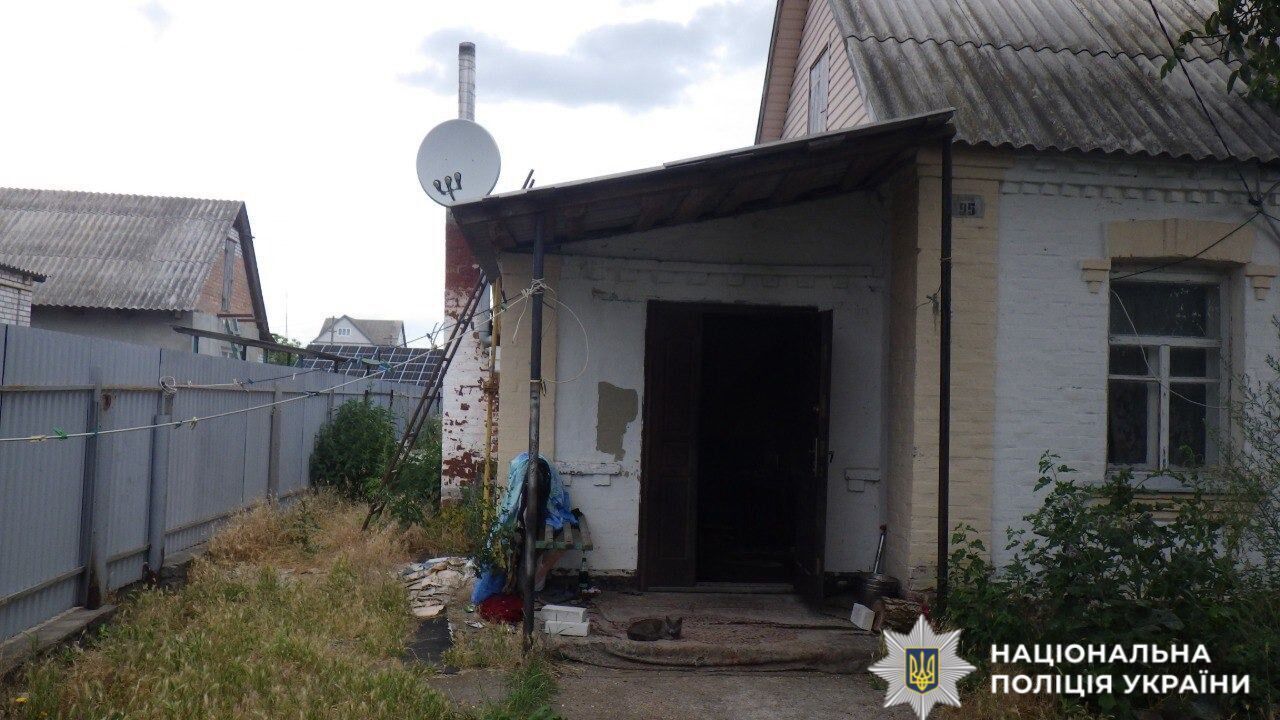 На Київщині рецидивіст вдарив чоловіка сокирою по голові, а потім пограбував. Фото