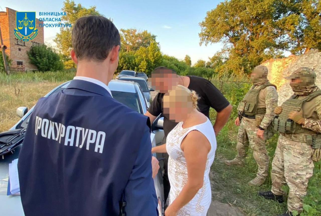 На Винниччине адвокат с сообщниками завладели паями умерших людей: подробности и фото