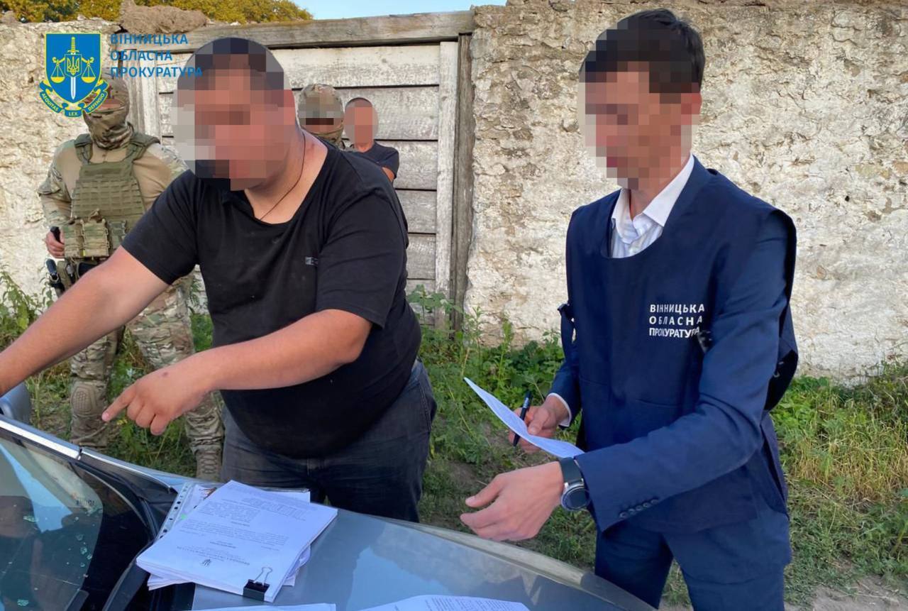 На Винниччине адвокат с сообщниками завладели паями умерших людей: подробности и фото