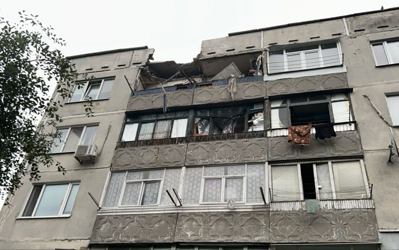 Оккупанты устроили адскую ночь в Павлограде: изуродованы пожарная часть, предприятия, пятиэтажка. Фото