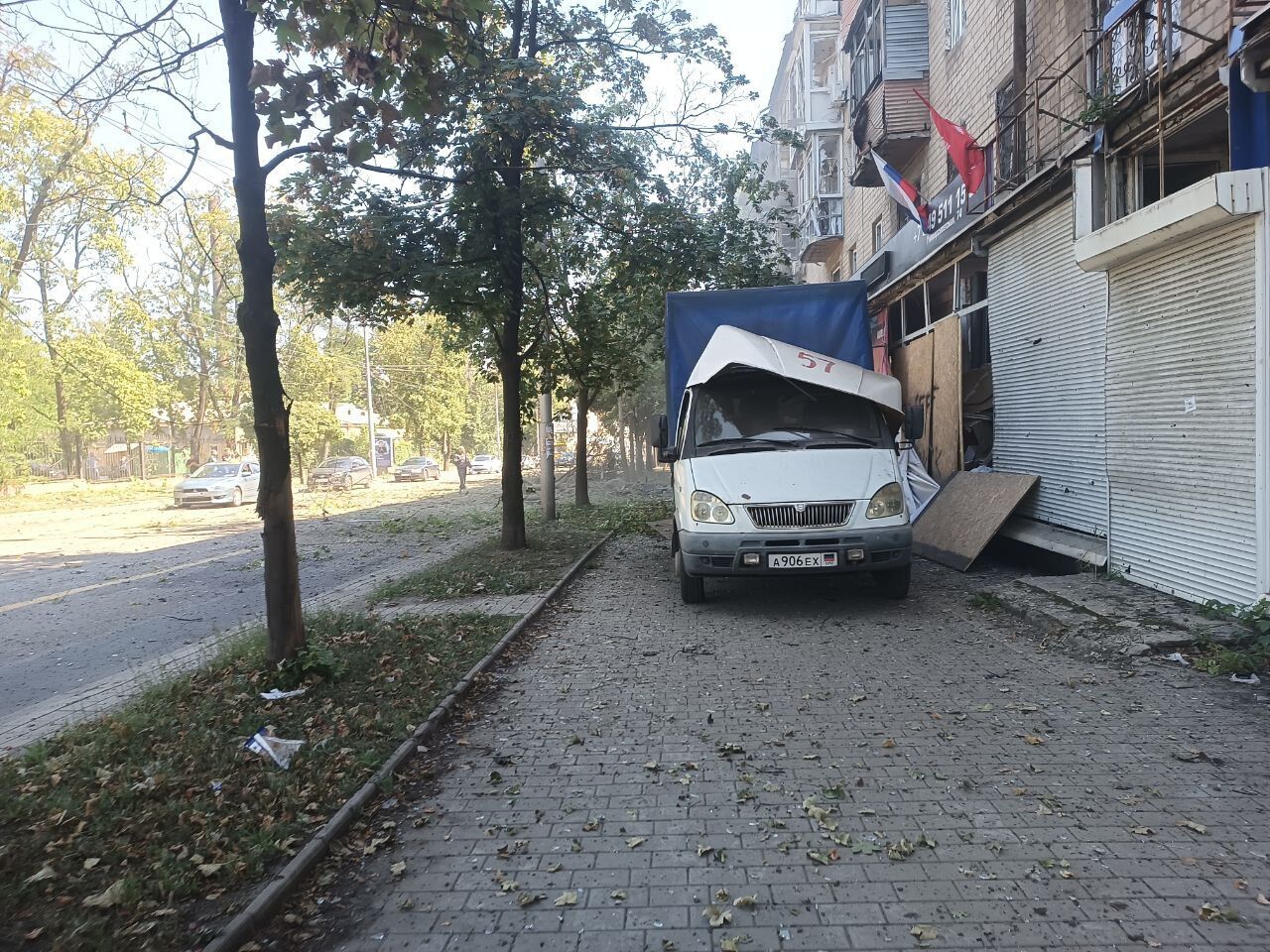 В окупованому Донецьку заявили про прильоти: над містом здійнявся дим. Фото