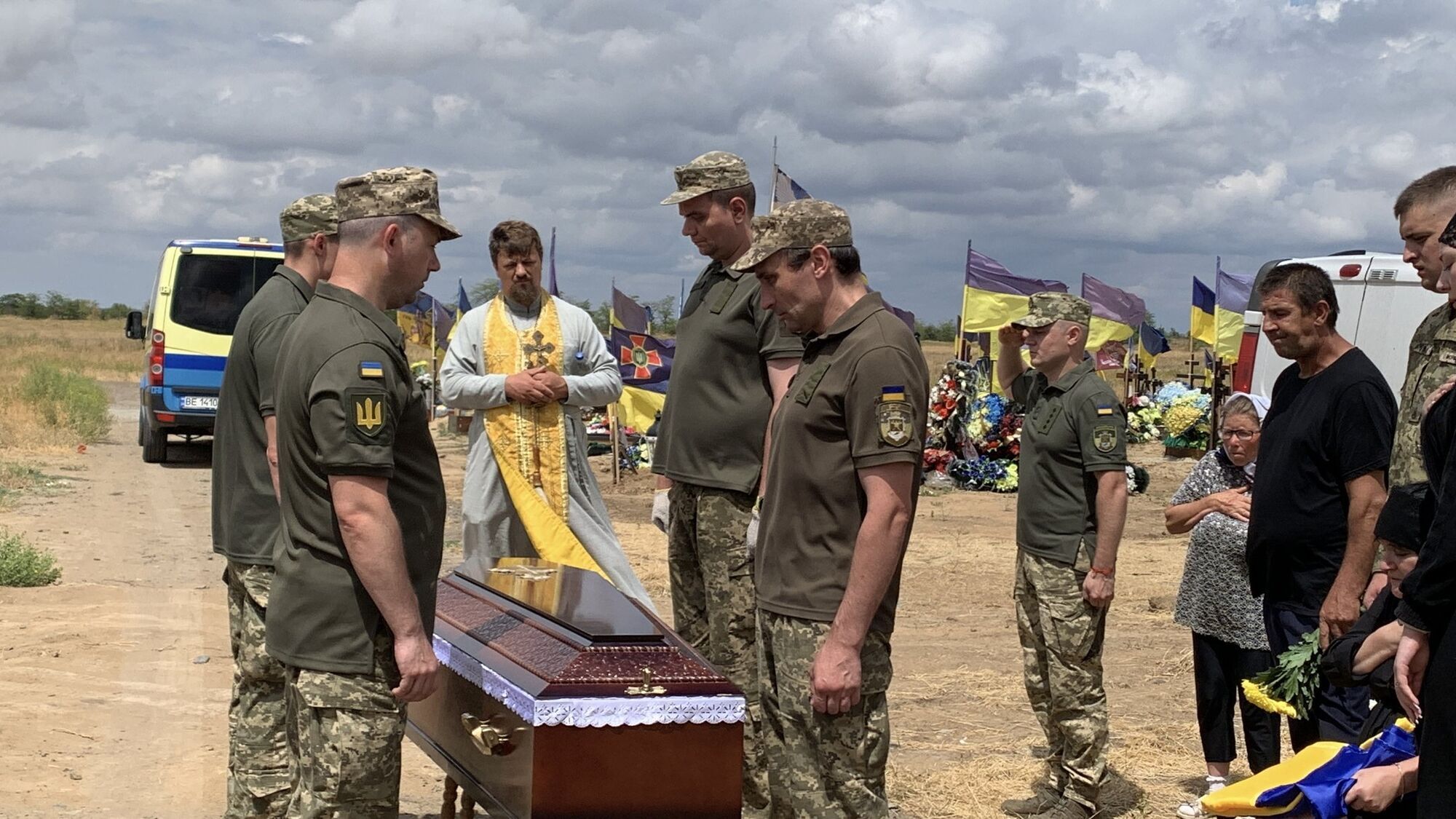Вступила в ряды ВСУ в 18 лет: в Николаеве попрощались с военной Еленой Лукой. Фото