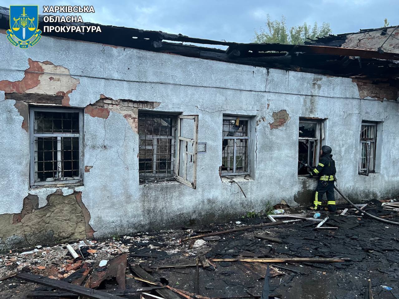 Окупанти атакували Харків і область: спалахнули пожежі, постраждали троє людей. Фото і відео