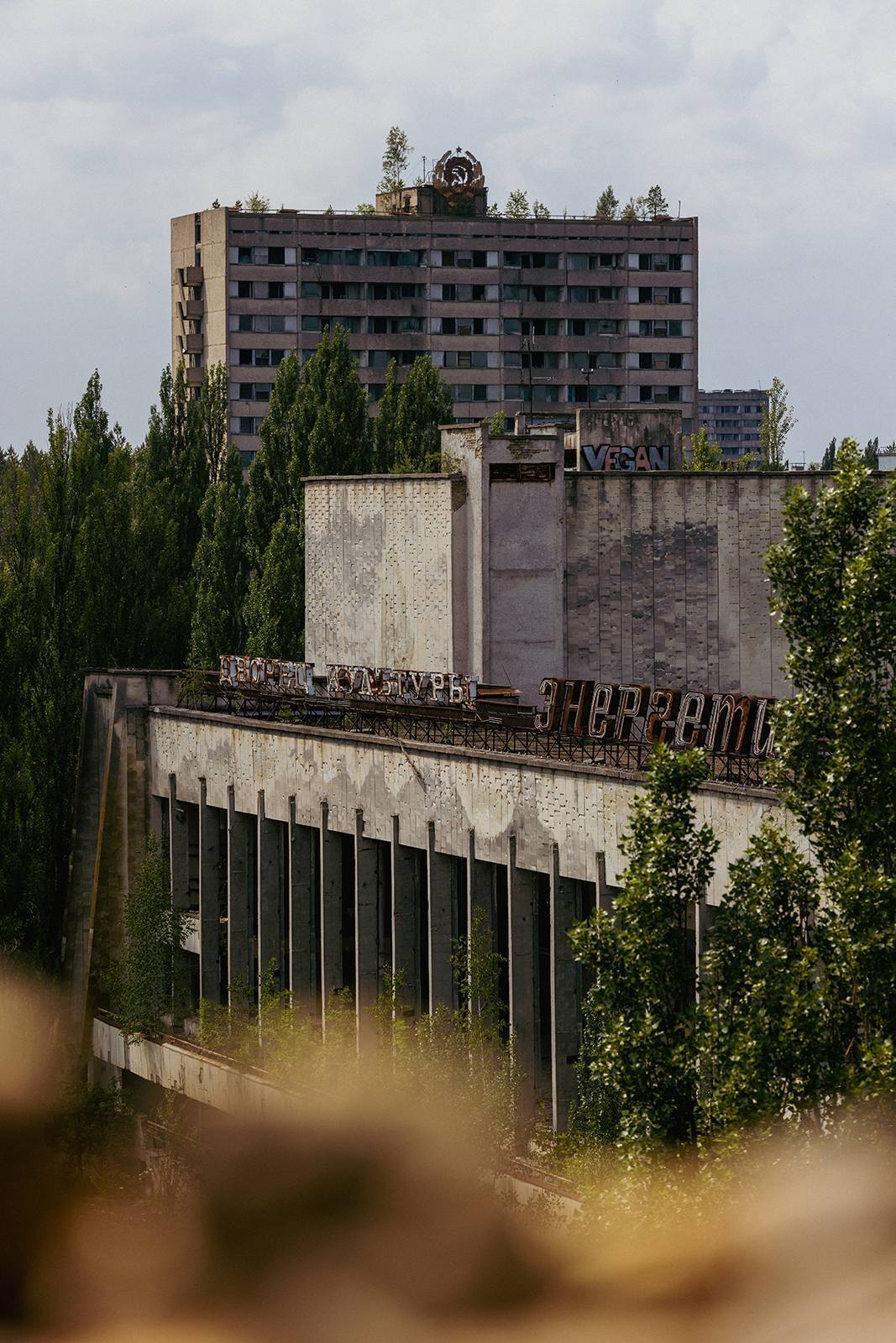 Молчаливое, но не безмолвное: как выглядит одно из самых известных зданий Припяти. Новые фото