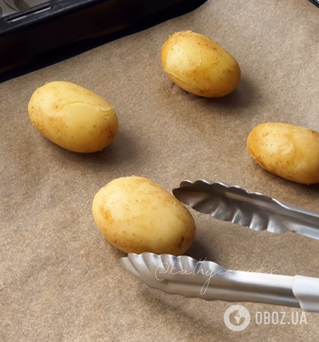 Как вкусно запечь картофель в кожуре: идея, которая понравится всем