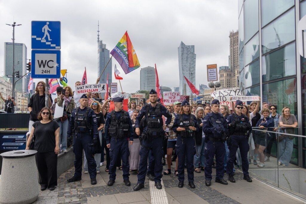 В Польше прошли массовые демонстрации против иммиграции: какие требования выдвигали. Фото