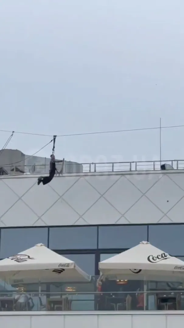 Артем Пивоваров эффектно появился на сцене Atlas Festival 2025 под собственную песню. Видео