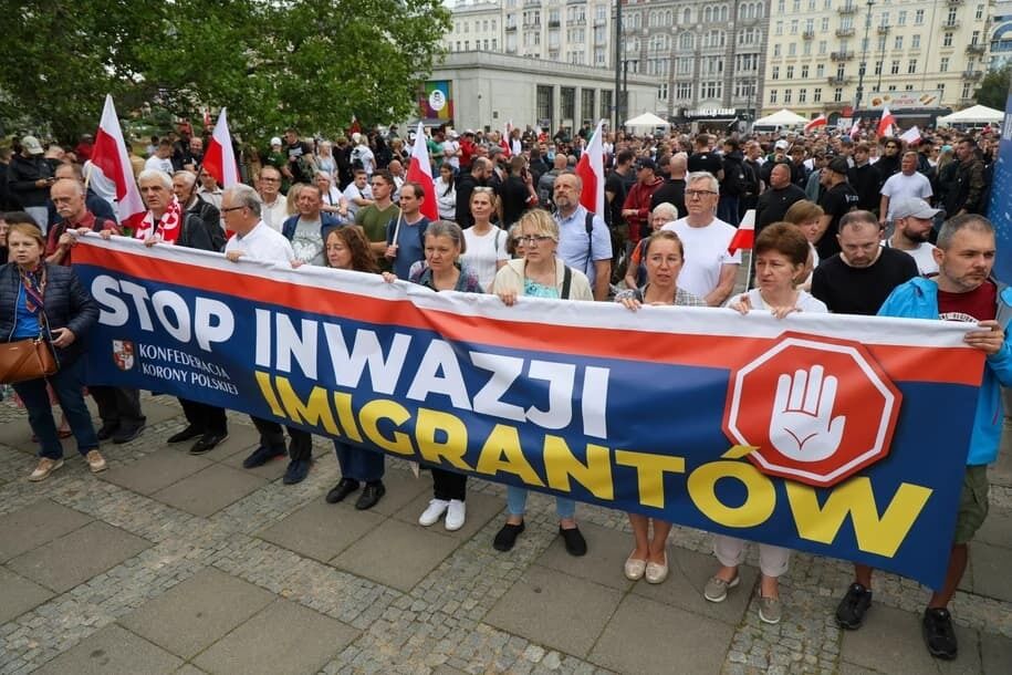 В Польше прошли массовые демонстрации против иммиграции: какие требования выдвигали. Фото