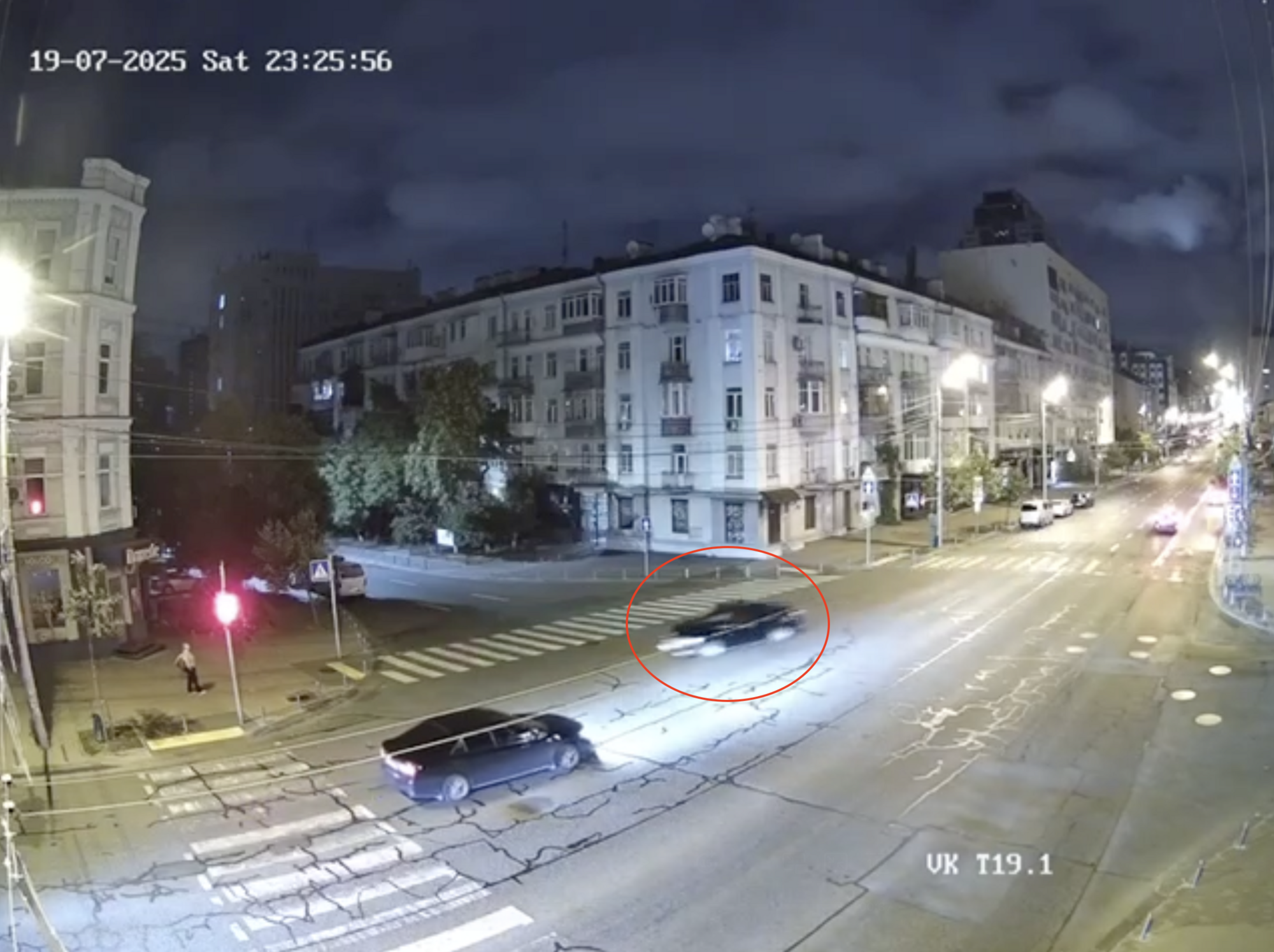 У Києві працівник прокуратури збив жінку та втік з місця ДТП: в ОГПУ відреагували. Відео