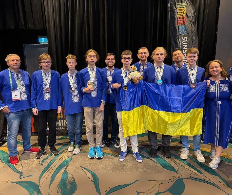 Украинский школьник завоевал золотую медаль на Международной математической олимпиаде 2025. Фото
