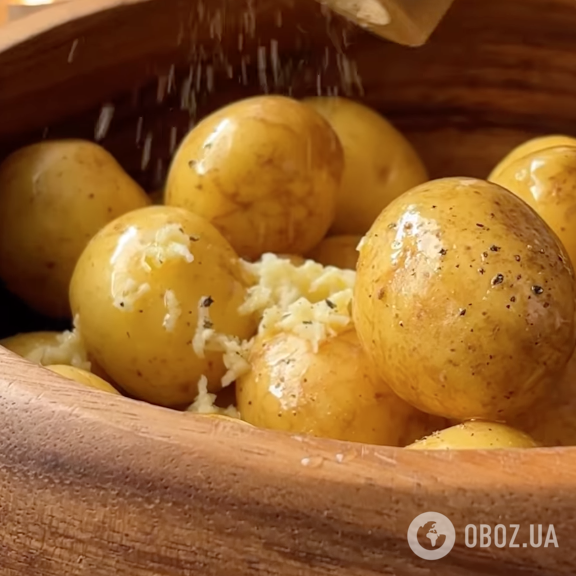 Картофель с маслом и специями